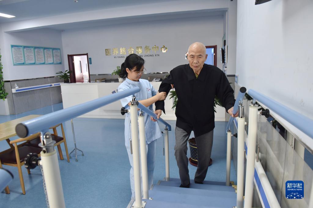 冰球坏小子2